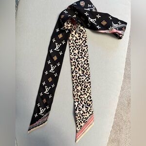 LV Wild at Heart Black and Leopard Print Twilly